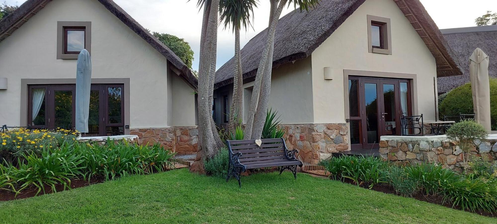 Paradise Cove Victoria Bay Exterior photo