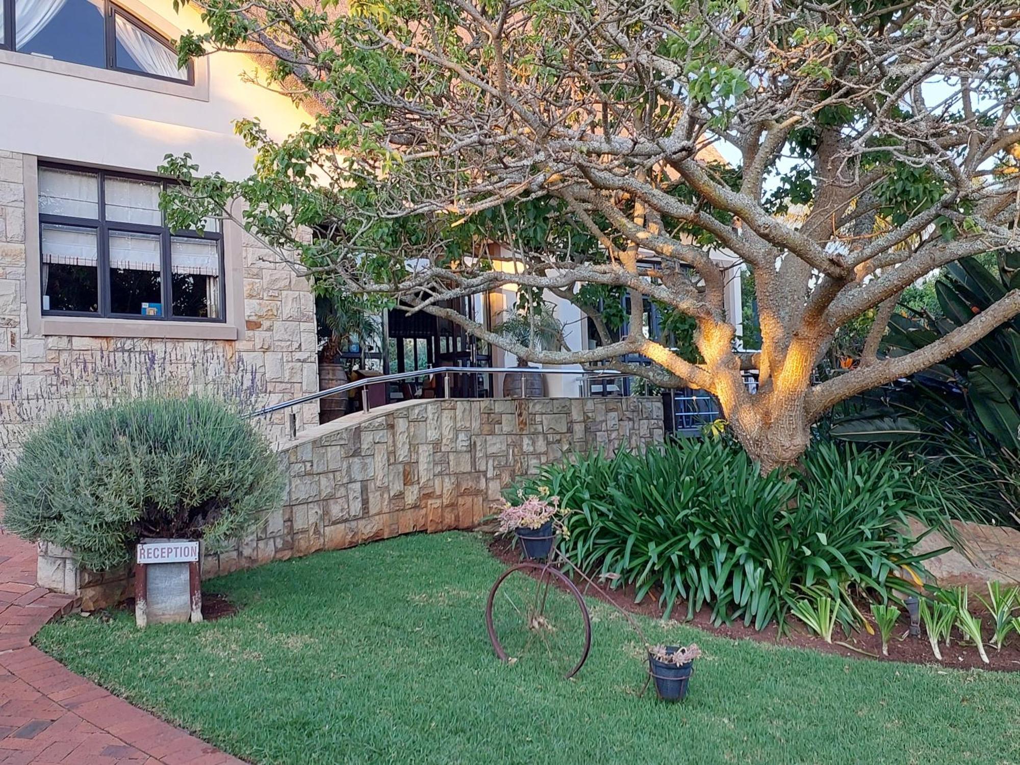 Paradise Cove Victoria Bay Exterior photo